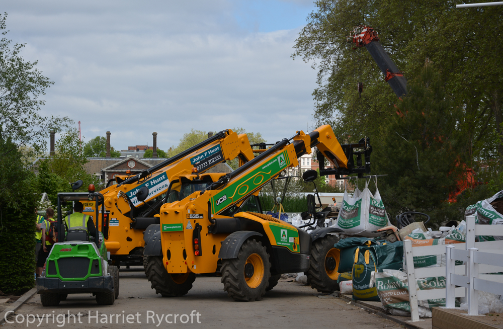 Build-Up at RHS Chelsea Flower Show – Transport of Delights